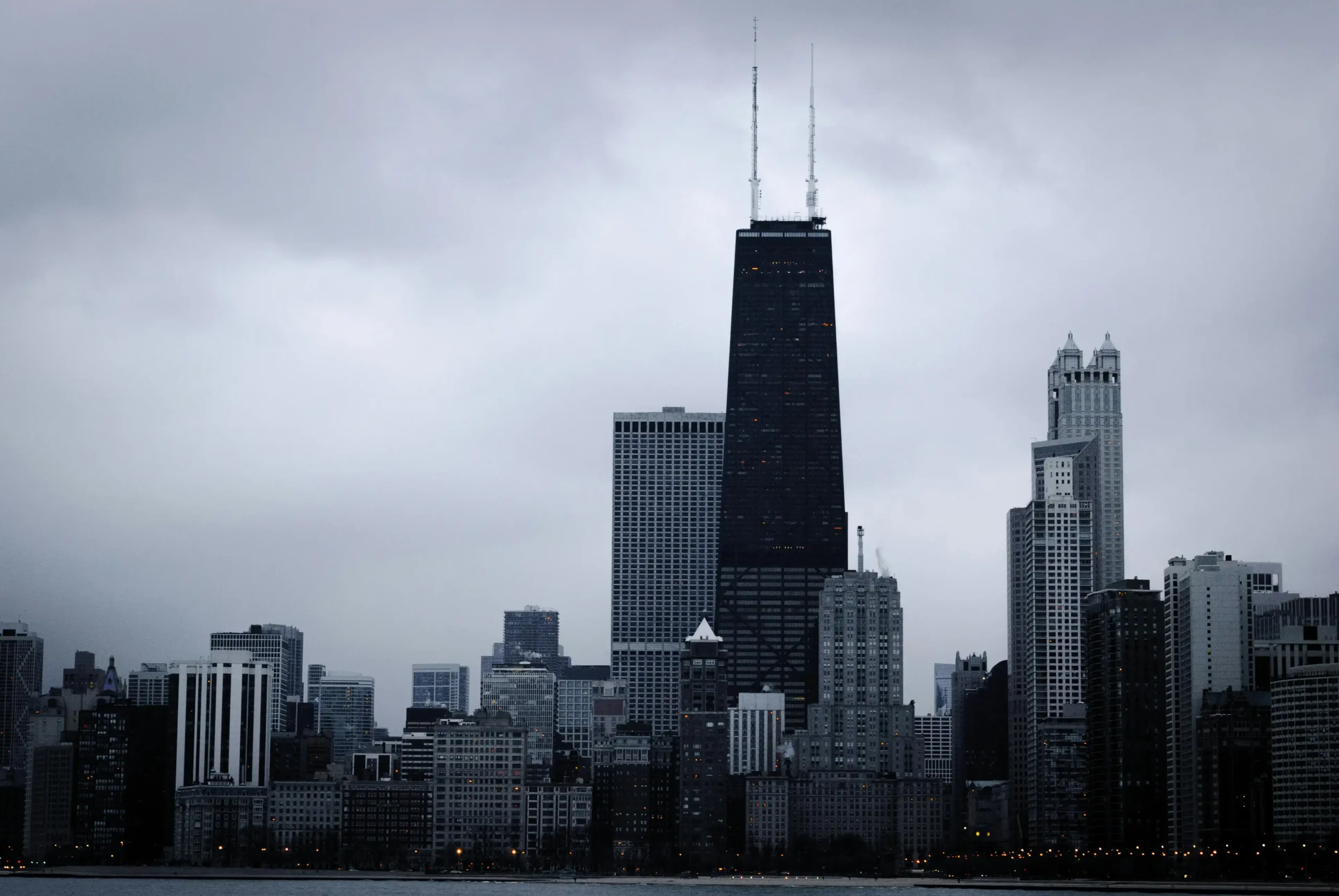 Willis Tower: A Chicago Icon of Resilience and Innovation