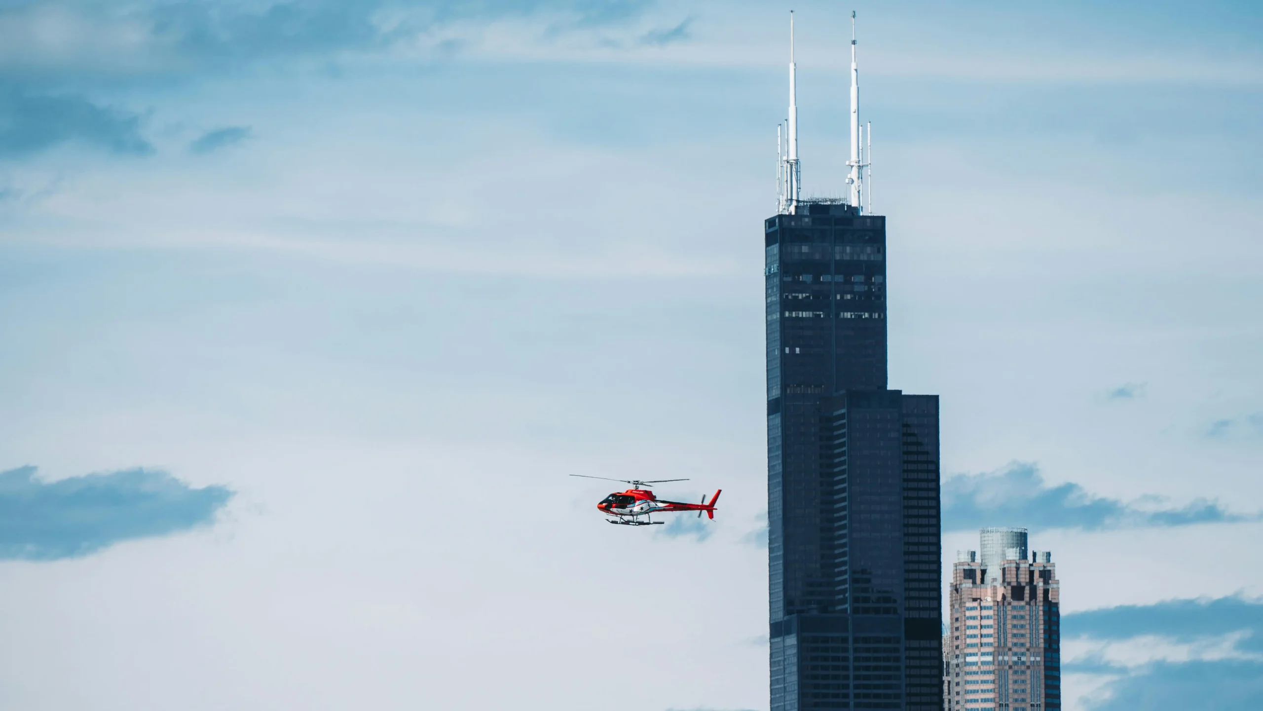 Willis Tower: A Chicago Icon of Resilience and Innovation
