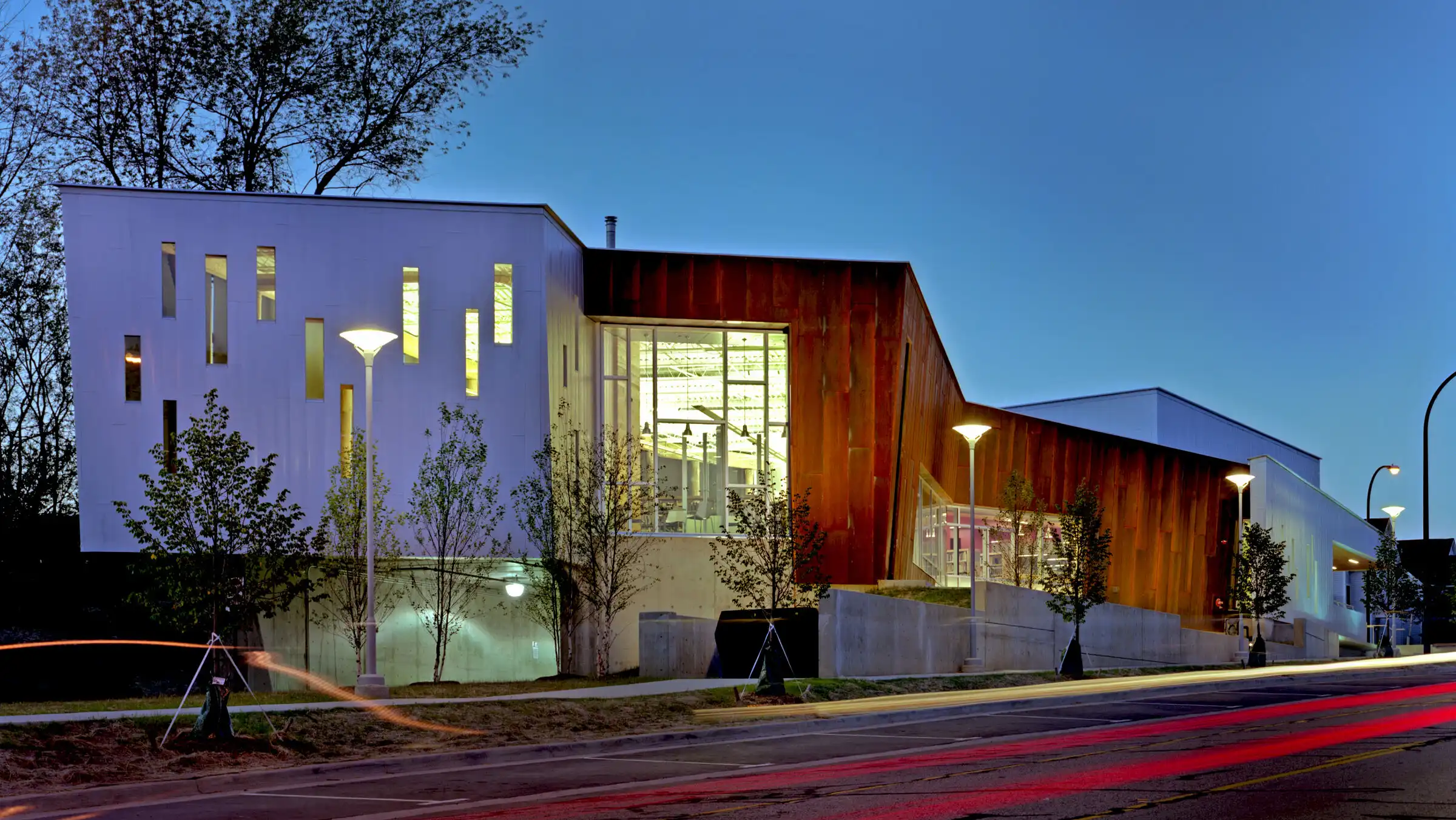 Ann Arbor Traverwood Library by INFORM Studio & VPS Architecture