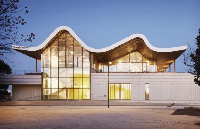 Event Hall L’Agora and Ernest Hemingway Media Library by Ateliers A+