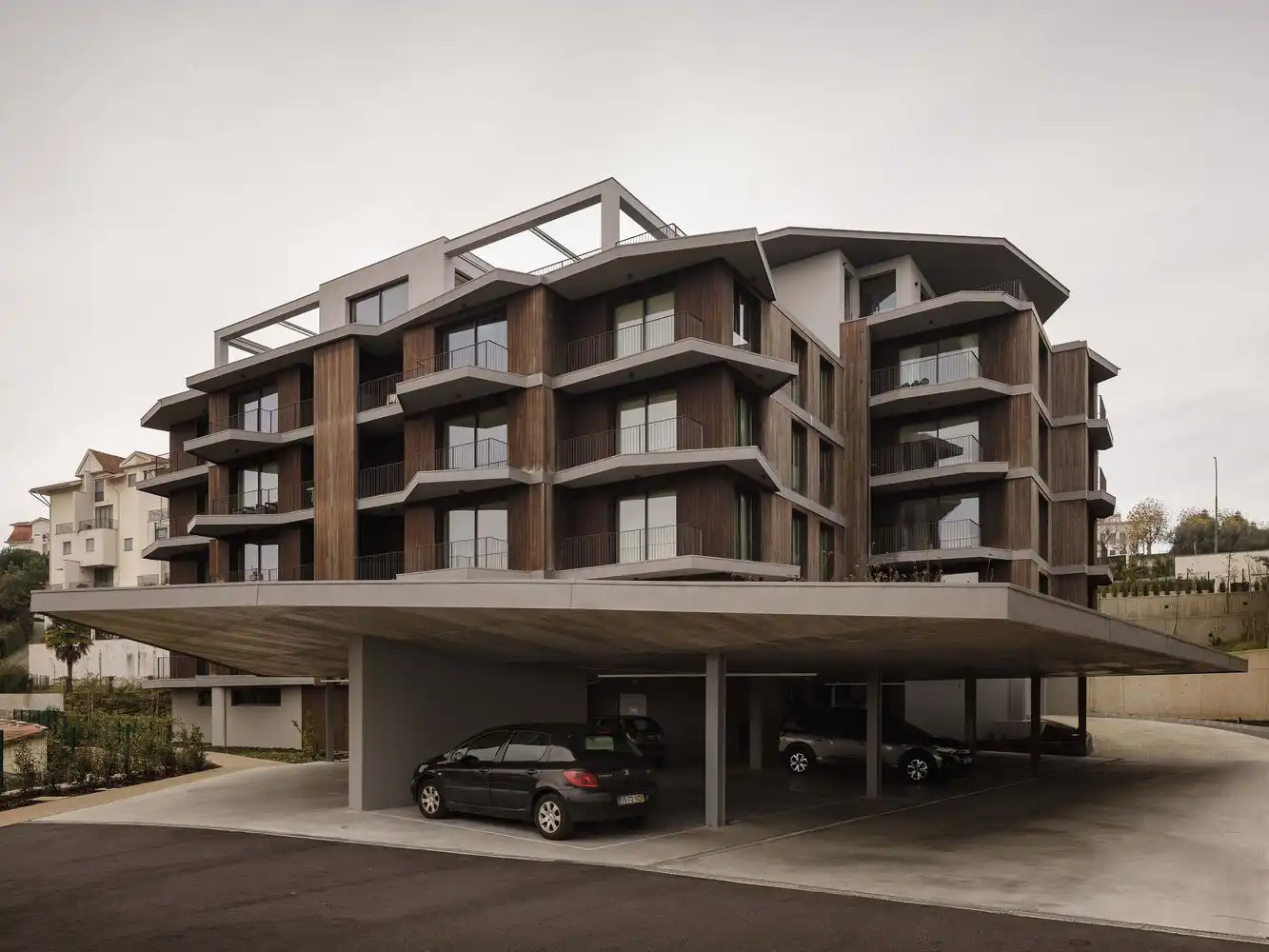 Riverside Condominium by MJARC Arquitects