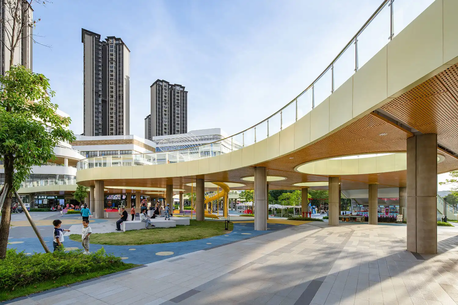 KING ONE Community Center by E+UV