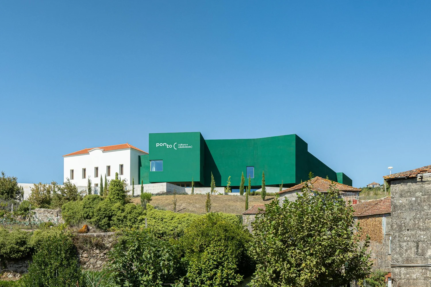 The Ponto C - Culture and Creativity by Galeria Gabinete