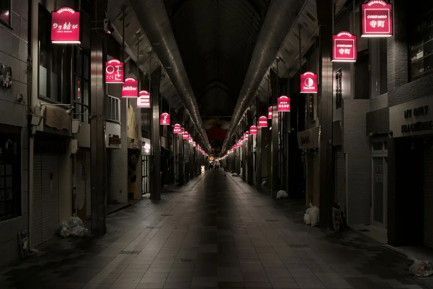 Architecture & Graphic Design: Visual Communication That Shapes How We Navigate, Feel, and Remember Spaces