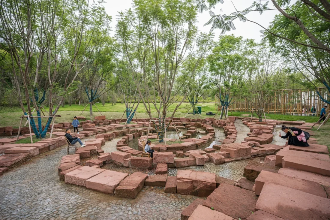 Xiaoliangtan Garden by West 8