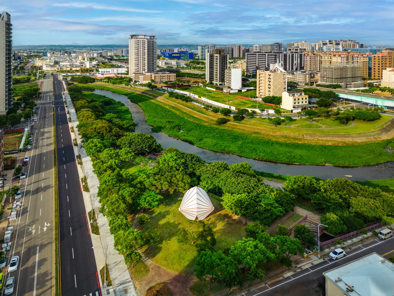 All Together Under the Umbrella by Cheng Tsung FENG Design Studio