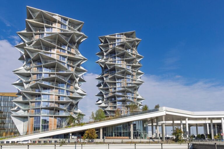 Biomimicry in Architecture: 7 Real-World Examples of Nature-Inspired ...