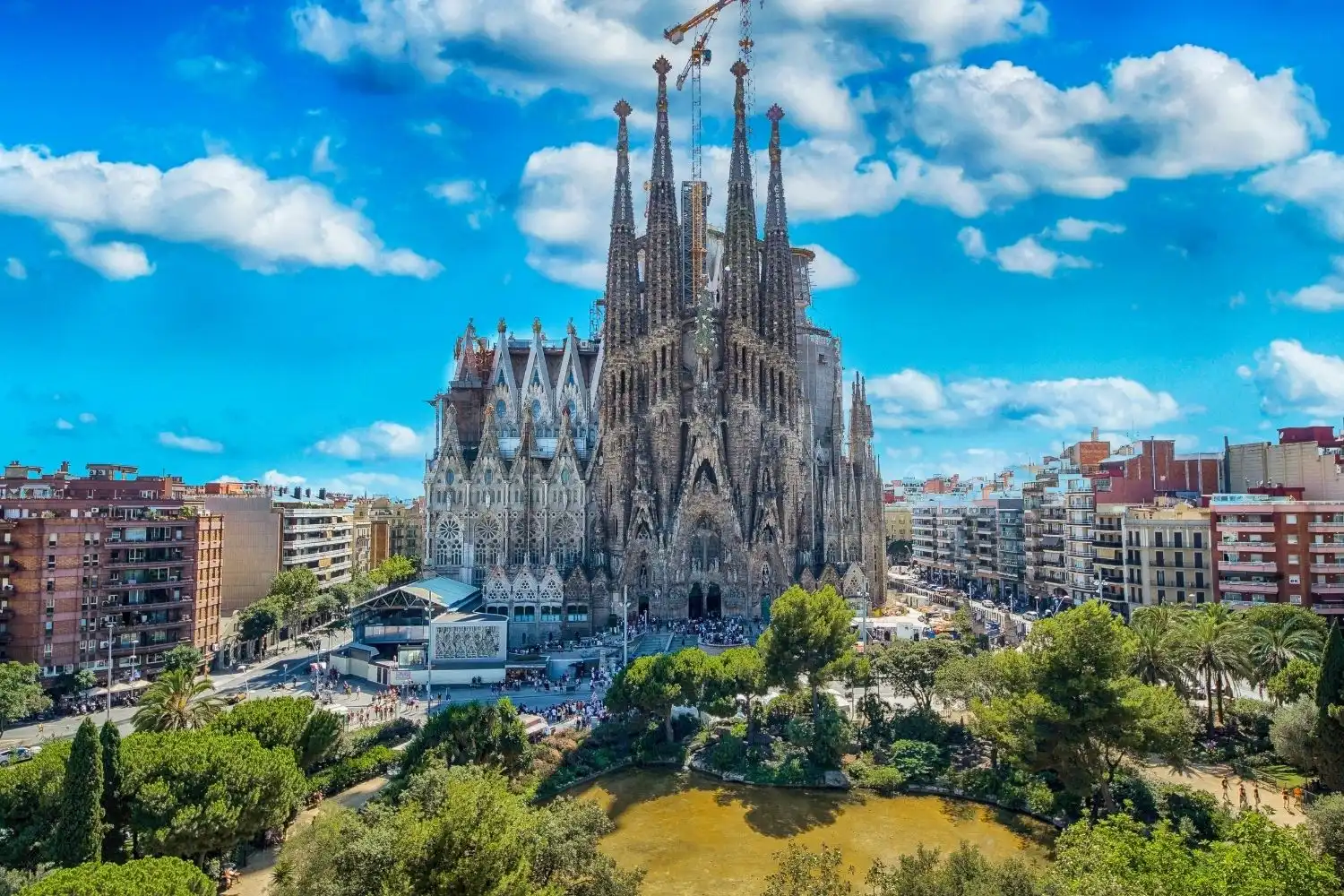 Sagrada Familia Architecture: Gaudí's Style, Features and Vision