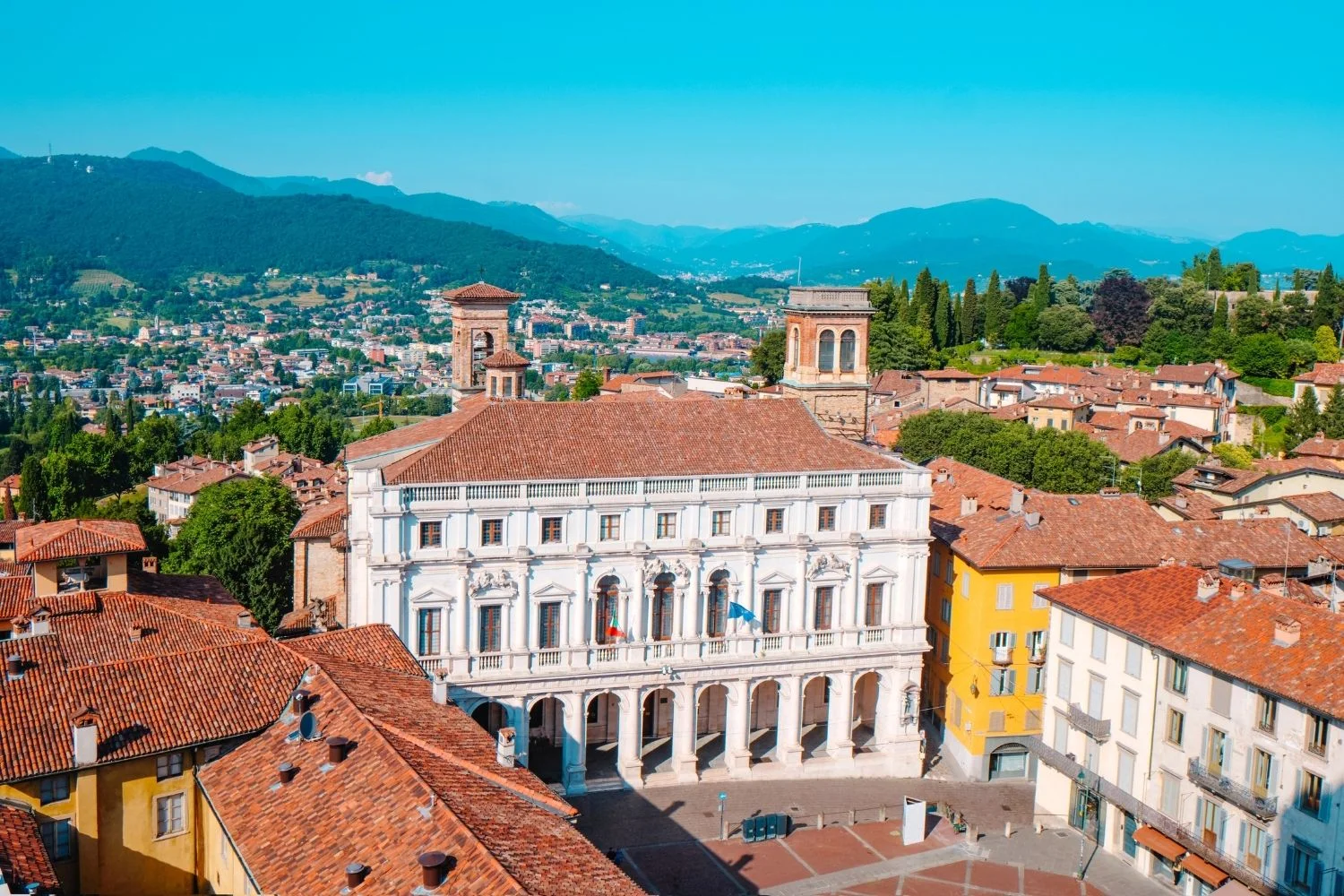 Build a Library That Inspires: 10 Most Stunning Library Buildings Around the World