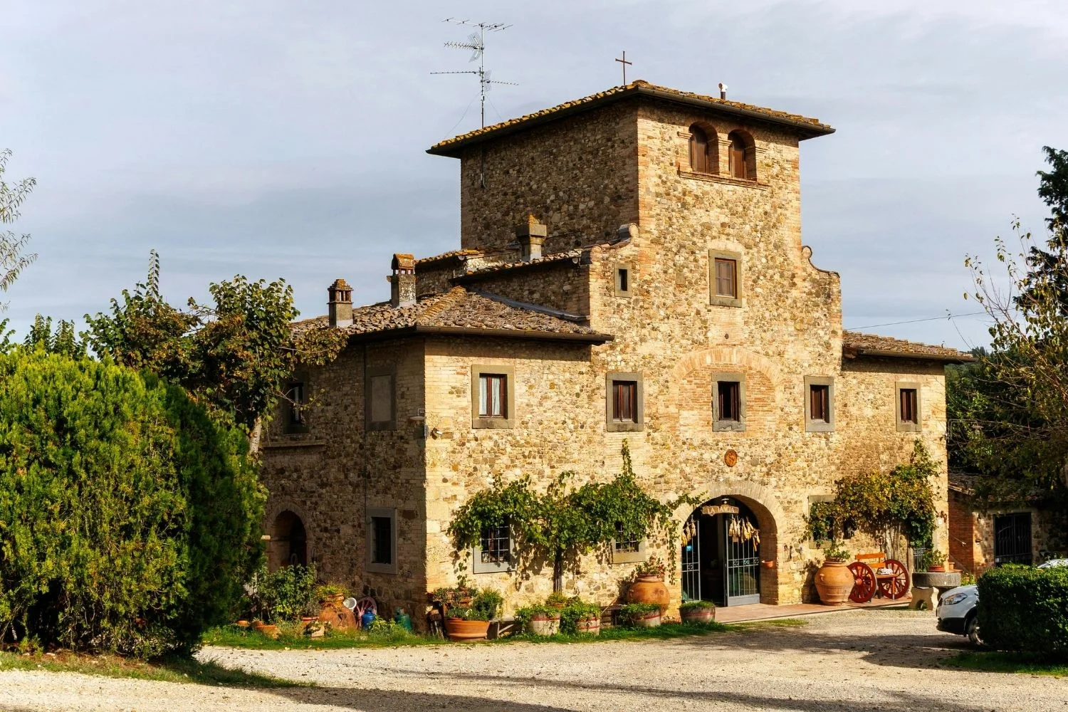 Best Farmhouse in Tuscany: Affordable Stays and Renovation Picks