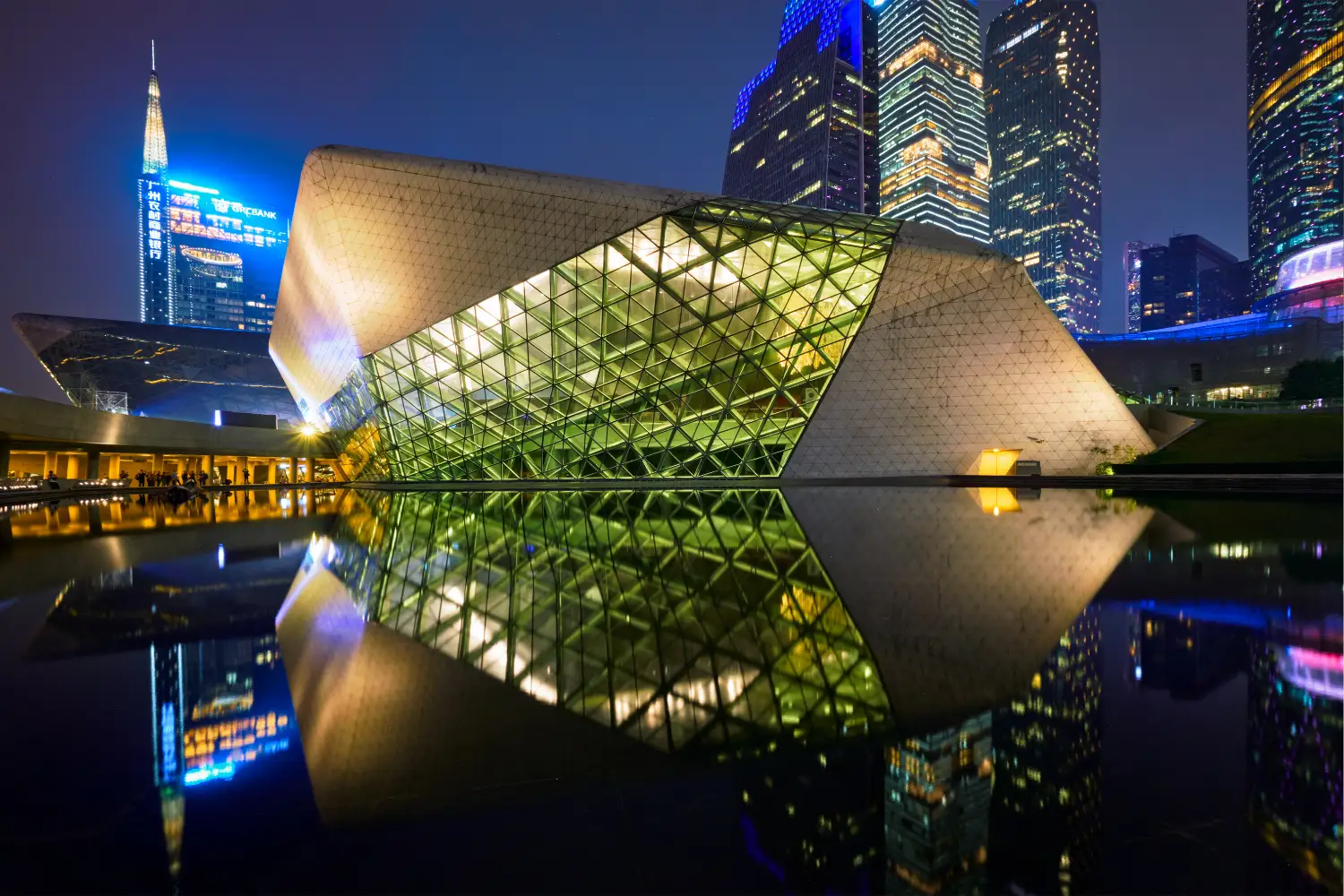 Zaha Hadid Buildings: 10 Famous Works Explained