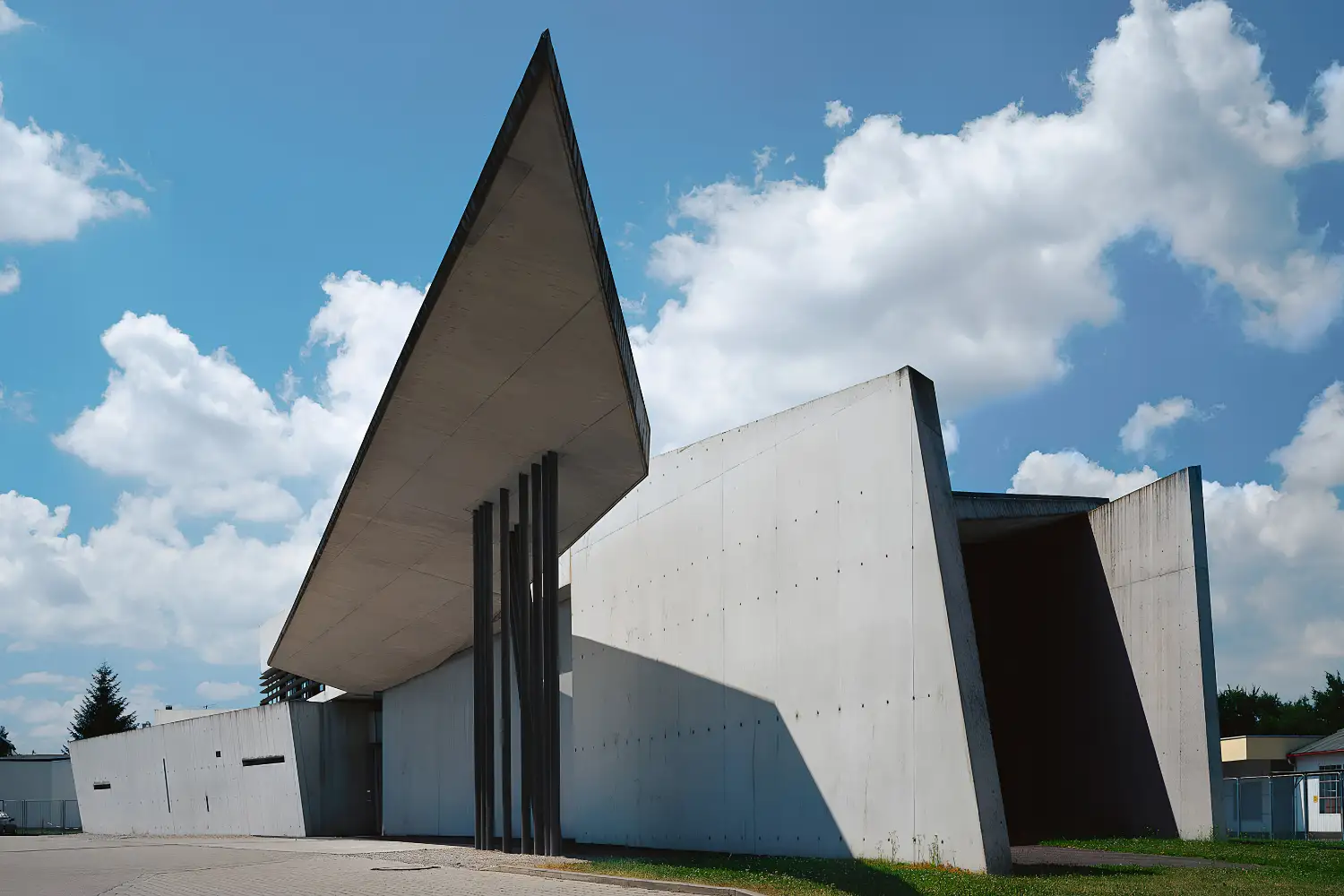 Zaha Hadid Buildings: 10 Famous Works Explained