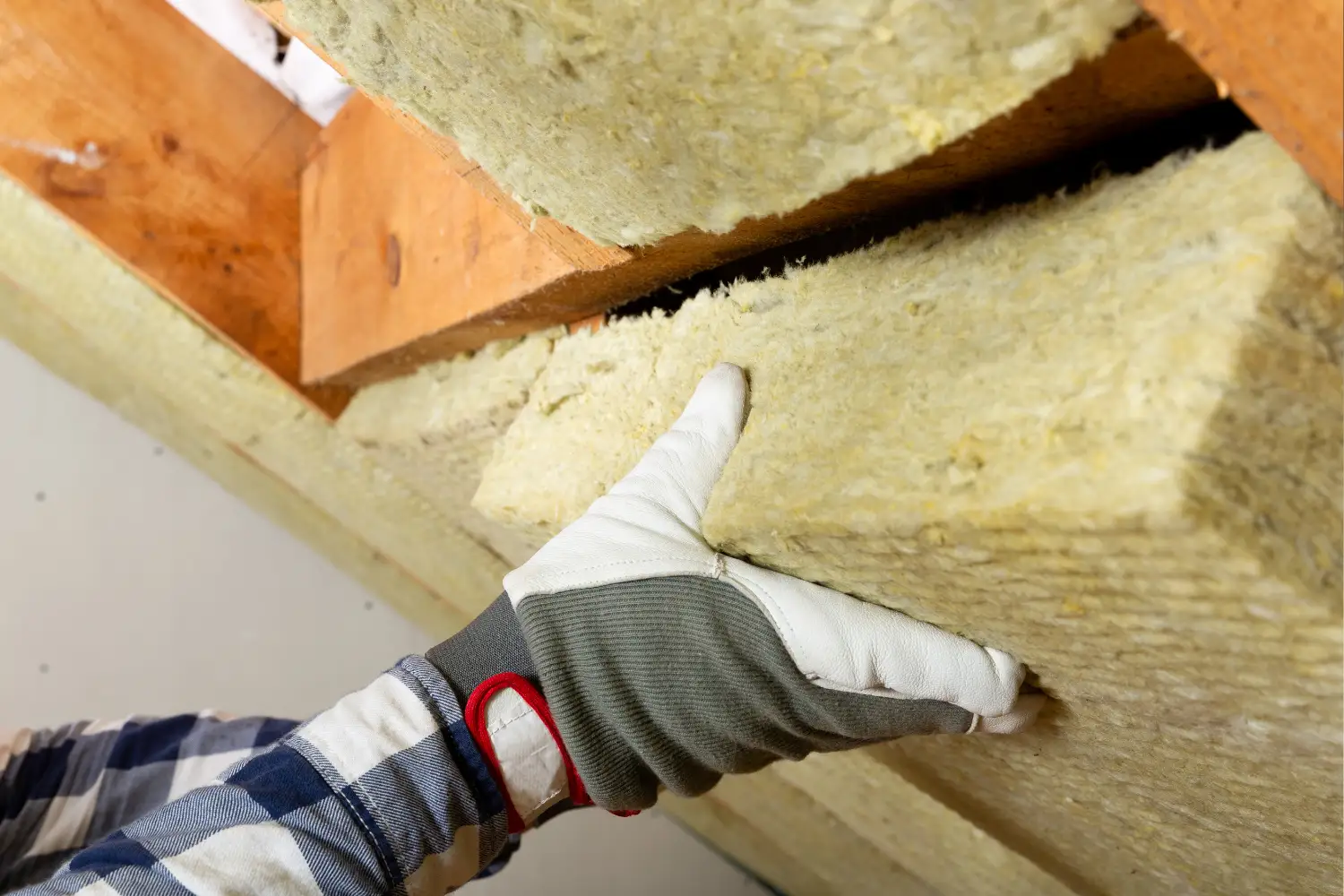 R-value vs U-value: Insulation Values Explained Simply