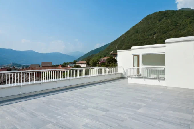 What Is a Parapet Wall? Types, Materials, and Roof Details