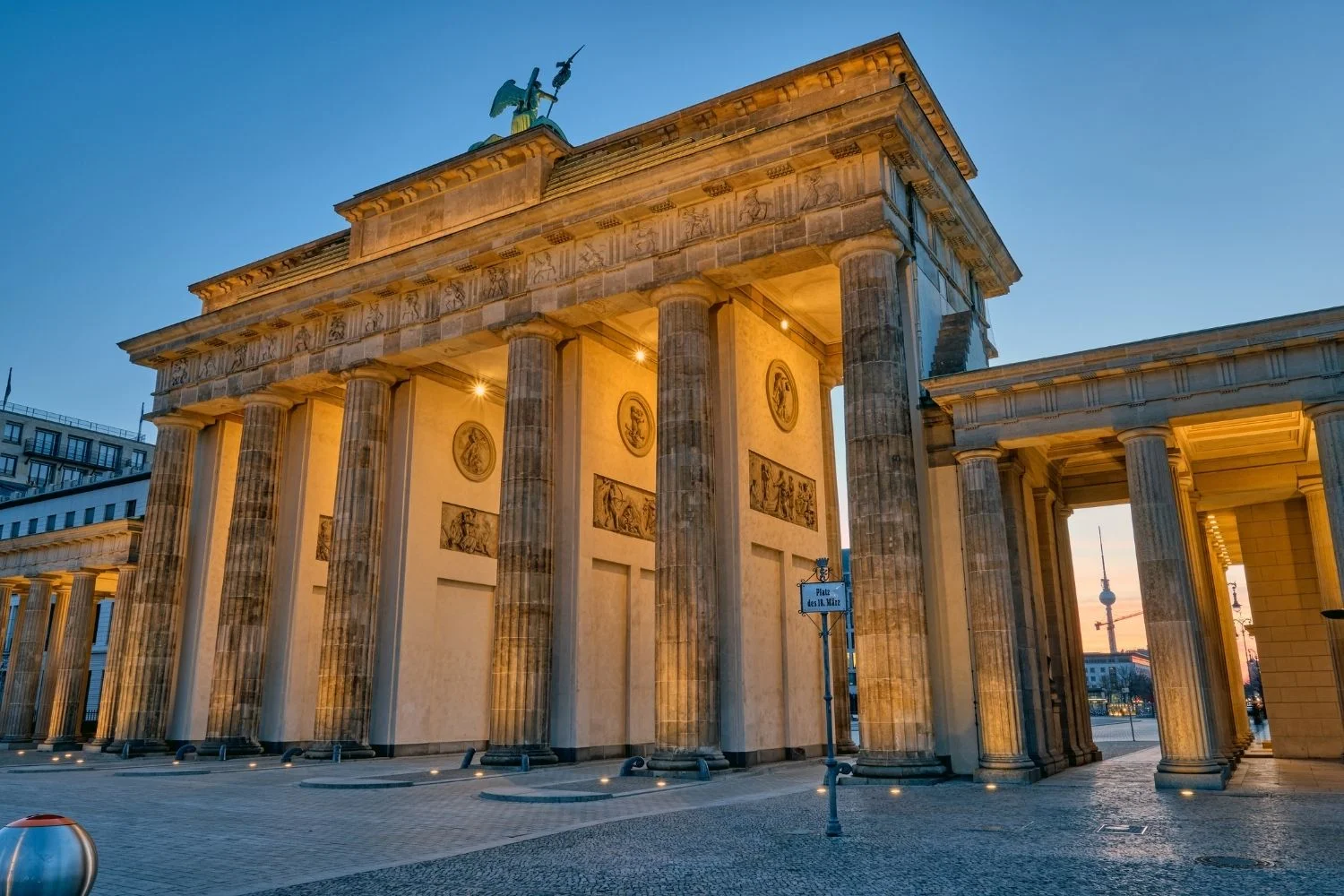 Neoclassical Architecture Examples: 10 Landmarks and How to Read Them