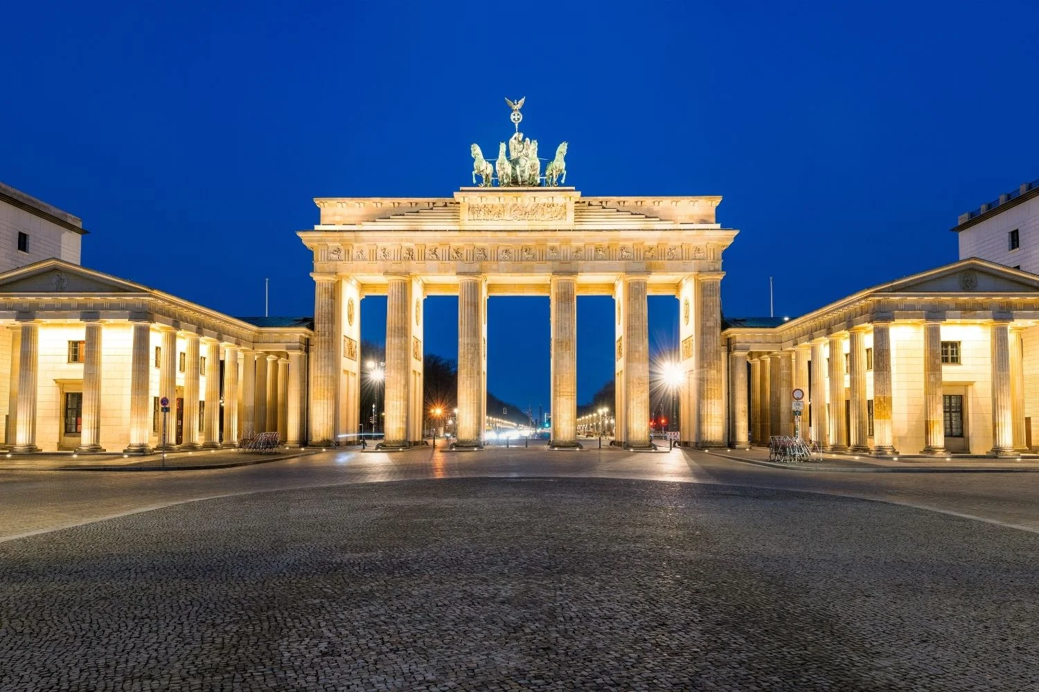 Neoclassical Architecture Examples: 10 Landmarks and How to Read Them